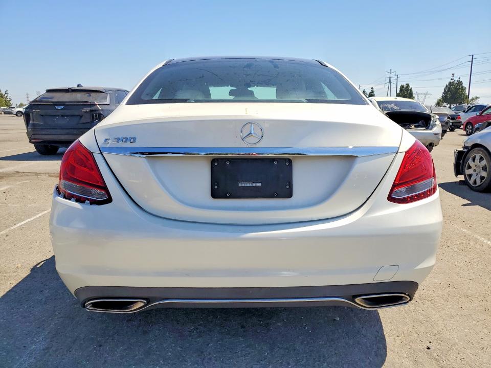 63622966 :رقم المزاد ، 55SWF4JB6FU061877 vin ، 2015 Mercedes-benz C مزاد بيع