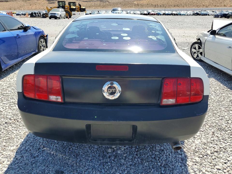 64815196 :رقم المزاد ، 1ZVFT80NX55130466 vin ، 2005 Ford Mustang مزاد بيع