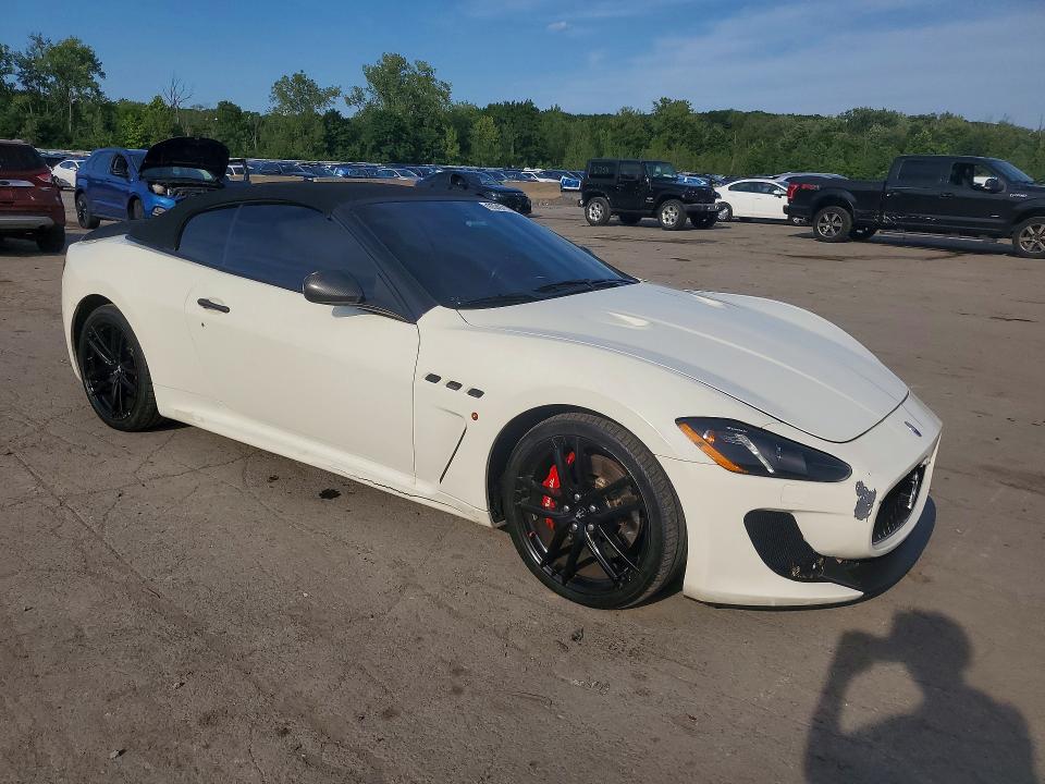2015 Maserati Granturismo მანქანა იყიდება აუქციონზე, vin: ZAM45VMA3F0133889, აუქციონის ნომერი: 65397126
