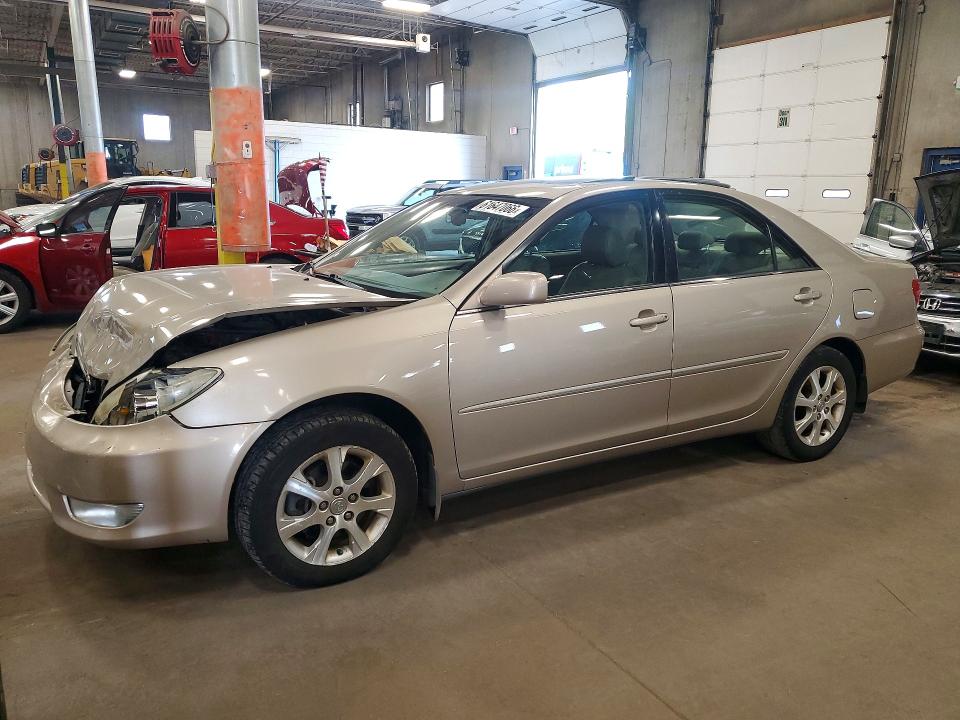 61647066 :رقم المزاد ، 4T1BF32K36U116684 vin ، 2006 Toyota Camry مزاد بيع
