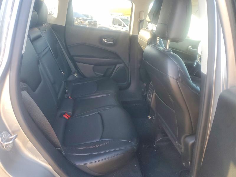 66540486 :رقم المزاد ، 3C4NJDCB5JT424009 vin ، 2018 Jeep Compass مزاد بيع