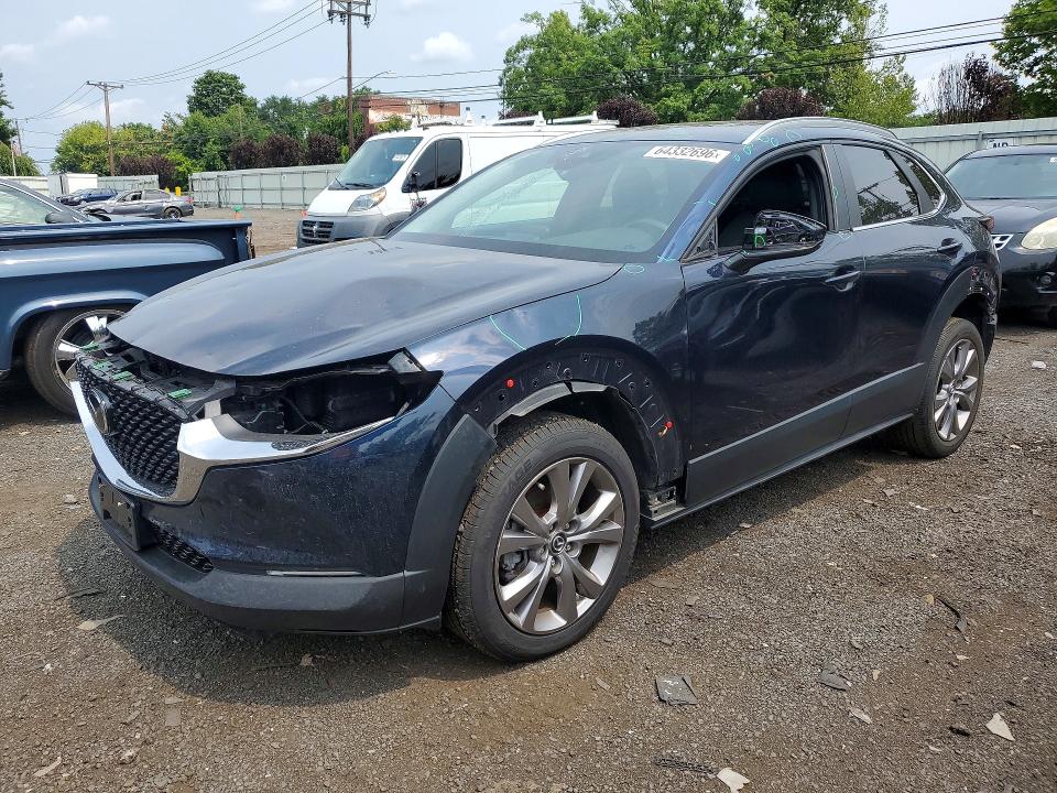 64332696 :رقم المزاد ، 3MVDMBCL3NM407983 vin ، 2022 Mazda Cx-30 مزاد بيع