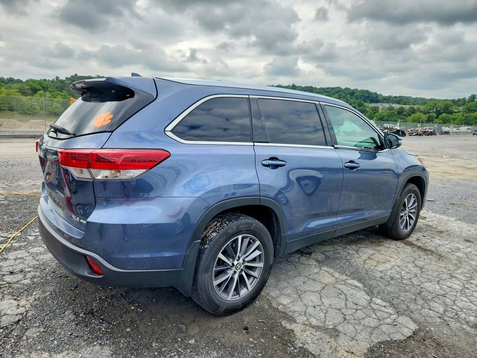 Продажа на аукционе авто 2019 Toyota Highlander, vin: 5TDJZRFH5KS944033, номер лота: 65202456