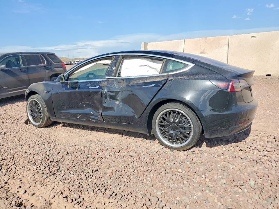 60818486 :رقم المزاد ، 5YJ3E1EA0JF178029 vin ، 2018 Tesla Model 3 مزاد بيع