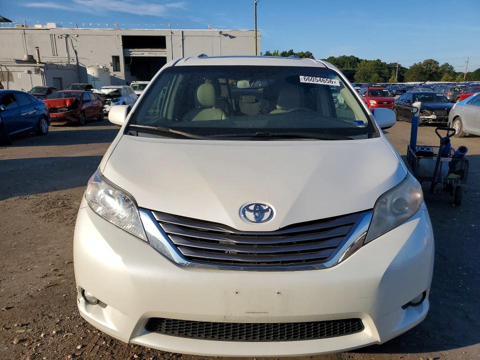 66054656 :رقم المزاد ، 5TDYK3DC2GS720670 vin ، 2016 Toyota Sienna مزاد بيع