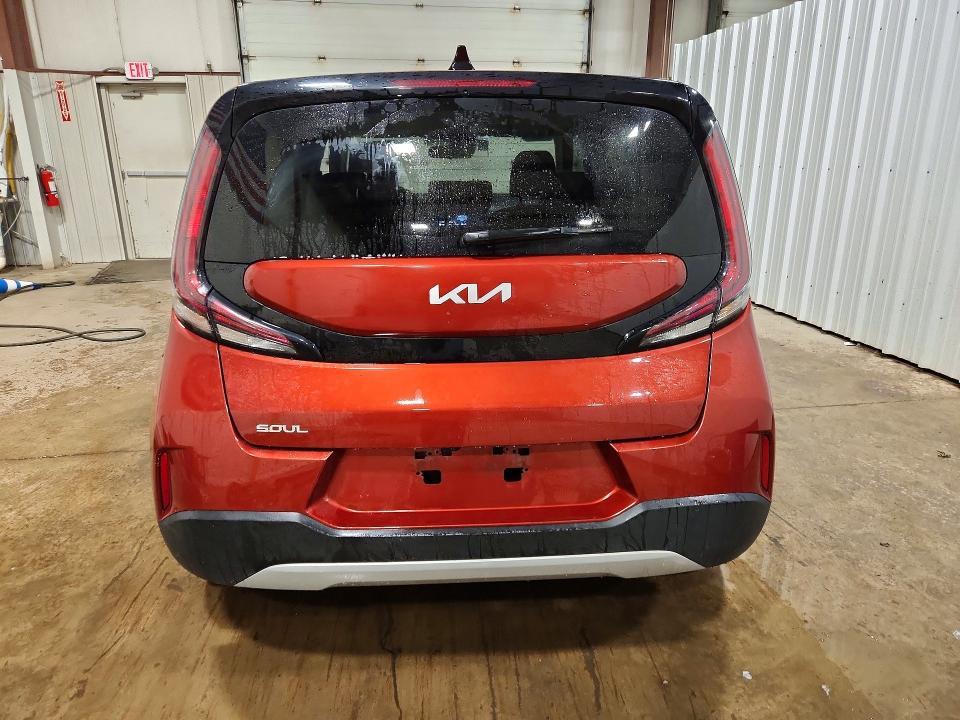 64139956 :رقم المزاد ، KNDJ23AU9P7869182 vin ، 2023 Kia Soul مزاد بيع