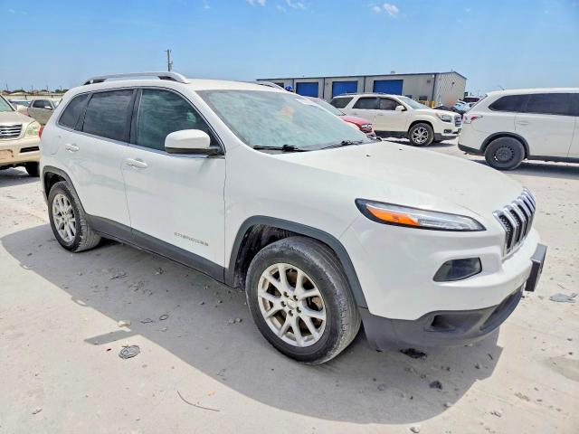 66230596 :رقم المزاد ، 1C4PJLCB8FW642577 vin ، 2015 Jeep Cherokee مزاد بيع