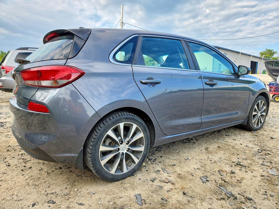 Продажа на аукционе авто 2018 Hyundai Elantra Gt, vin: KMHH35LE3JU075148, номер лота: 61450206