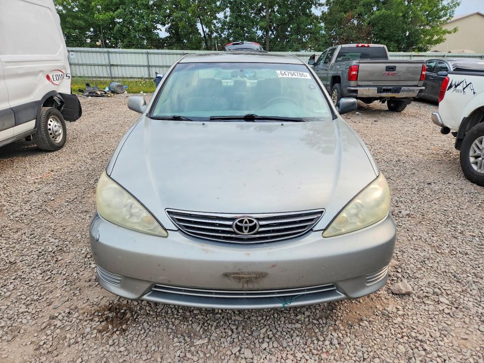64794786 :رقم المزاد ، 4T1BE32K65U525845 vin ، 2005 Toyota Camry مزاد بيع