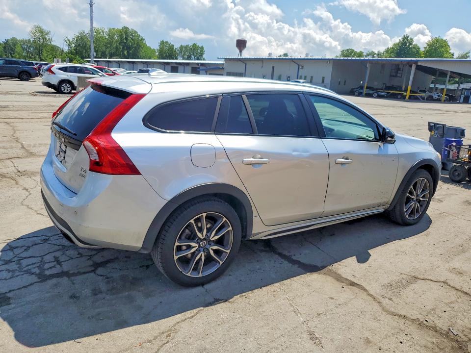 Продаж на аукціоні авто 2018 Volvo V60 Cross Country, vin: YV440MWM7J2045068, номер лоту: 63264036