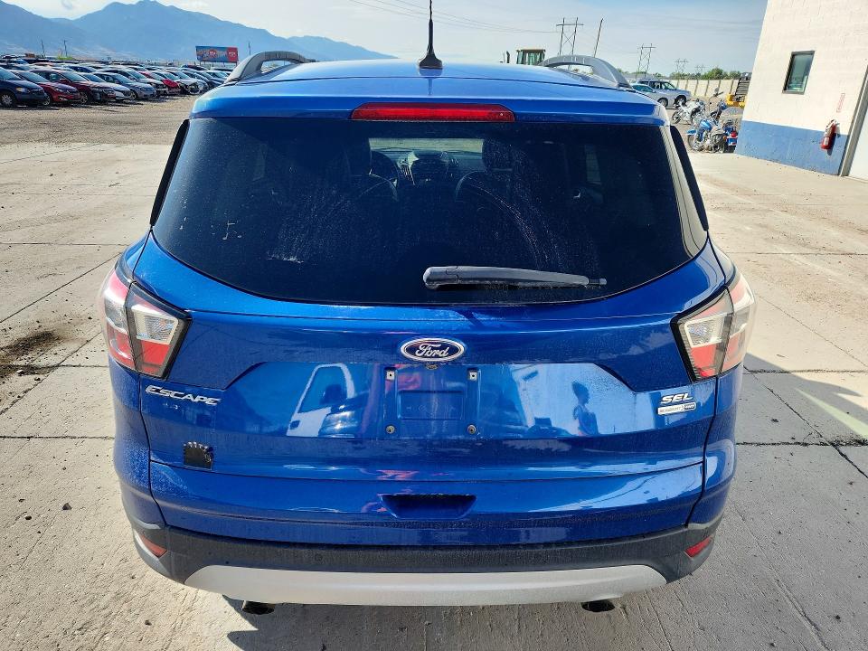 65143886 :رقم المزاد ، 1FMCU9HD1JUD15439 vin ، 2018 Ford Escape مزاد بيع