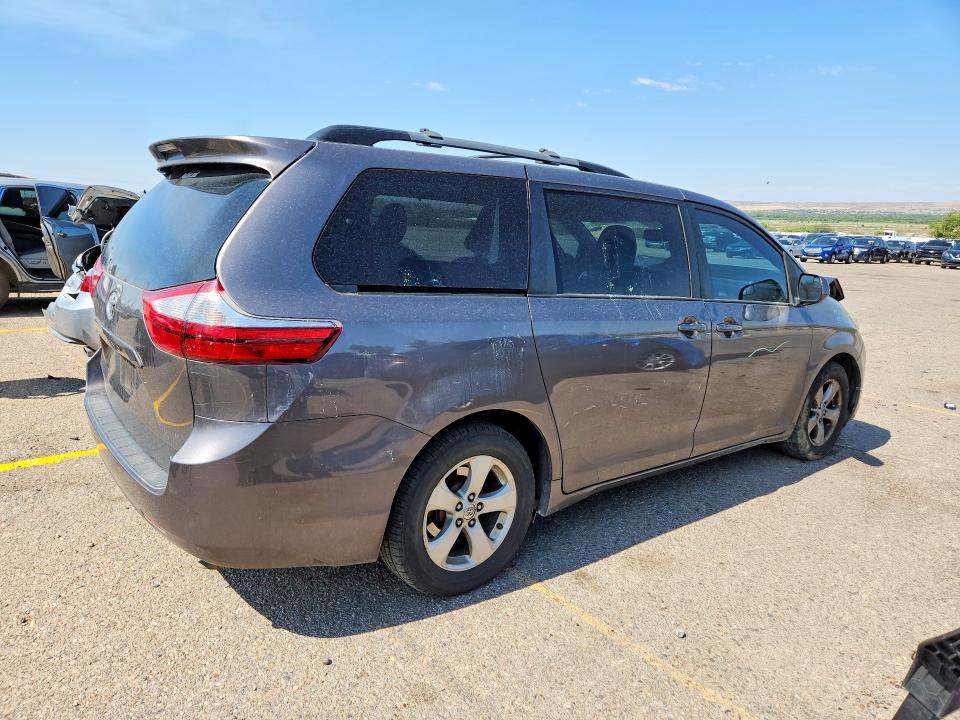 62999466 :رقم المزاد ، 5TDKK3DC6GS727806 vin ، 2016 Toyota Sienna مزاد بيع