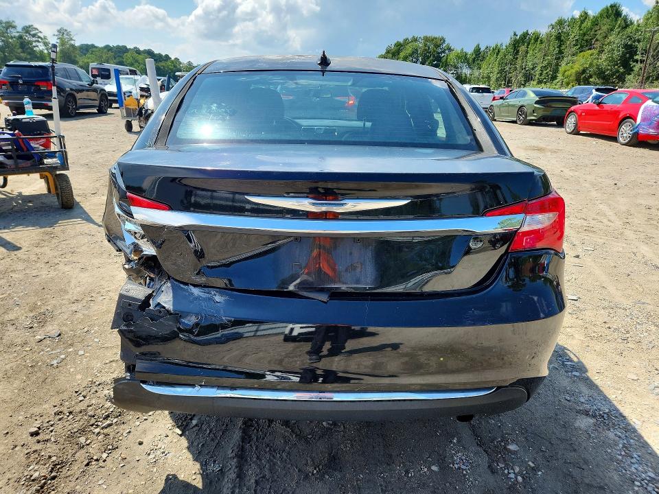 65631636 :رقم المزاد ، 1C3CCBAB3EN211398 vin ، 2014 Chrysler 200 مزاد بيع