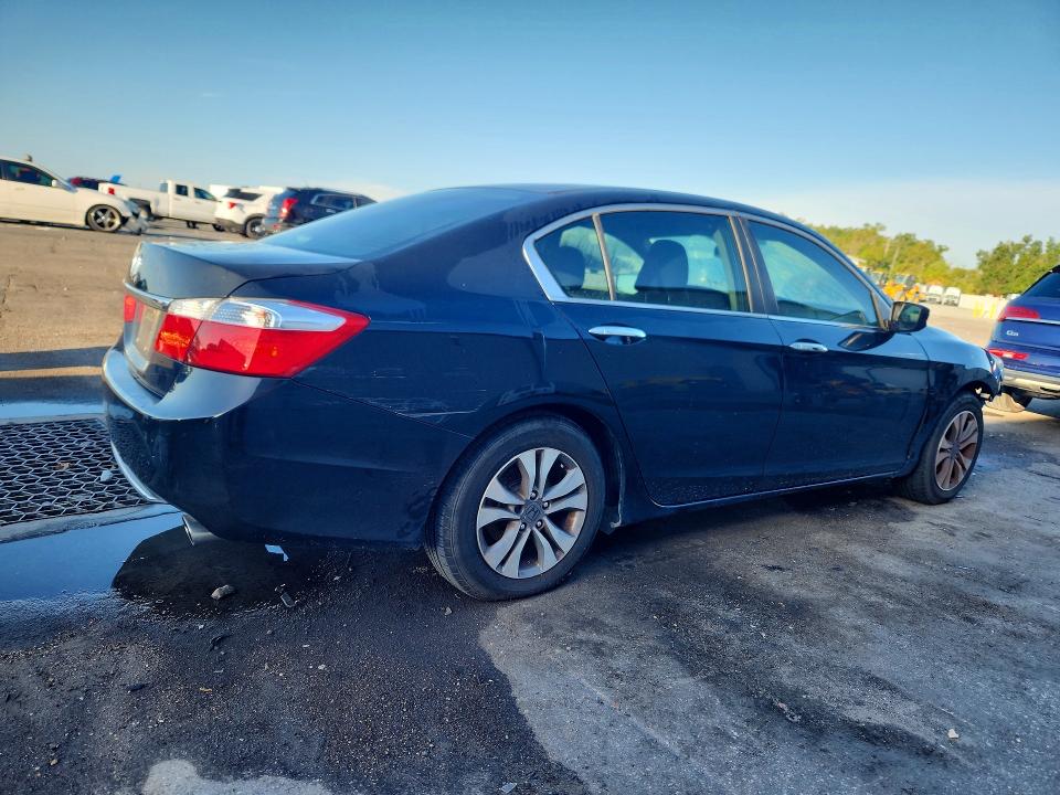 2015 Honda Accord მანქანა იყიდება აუქციონზე, vin: 1HGCR2F32FA170705, აუქციონის ნომერი: 66023706