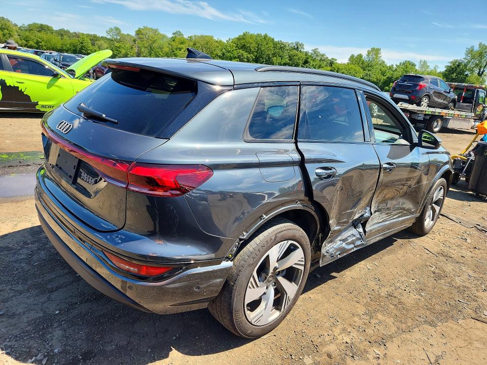 Продажа на аукционе авто 2025 Audi Q6 E-tron, vin: WA124BGF7SA021745, номер лота: 61878386