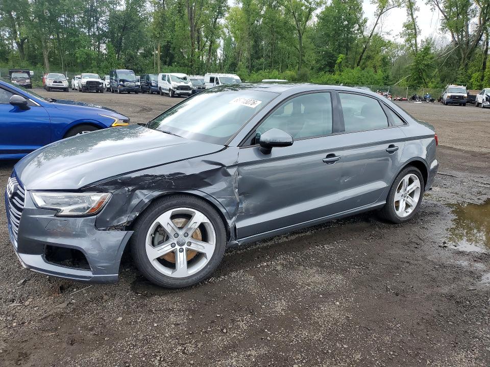 2017 Audi A3 მანქანა იყიდება აუქციონზე, vin: WAUB8GFF2H1052545, აუქციონის ნომერი: 65715076