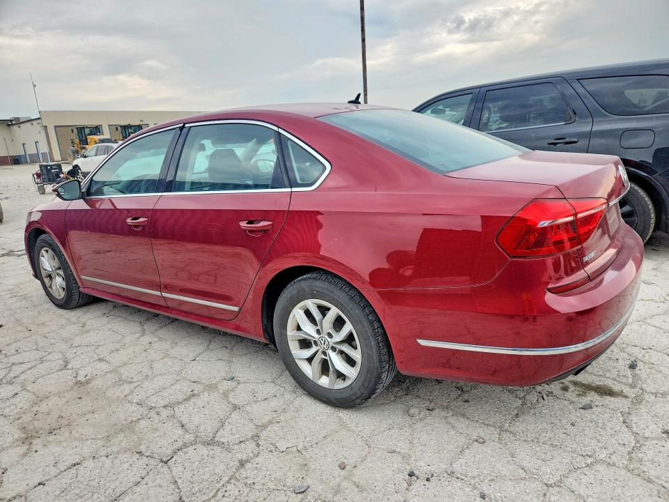64118206 :رقم المزاد ، 1VWAT7A33GC012050 vin ، 2016 Volkswagen Passat مزاد بيع