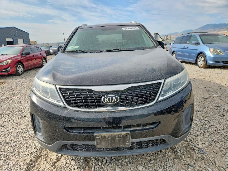 2015 Kia Sorento მანქანა იყიდება აუქციონზე, vin: 5XYKTDA73FG598476, აუქციონის ნომერი: 64792096