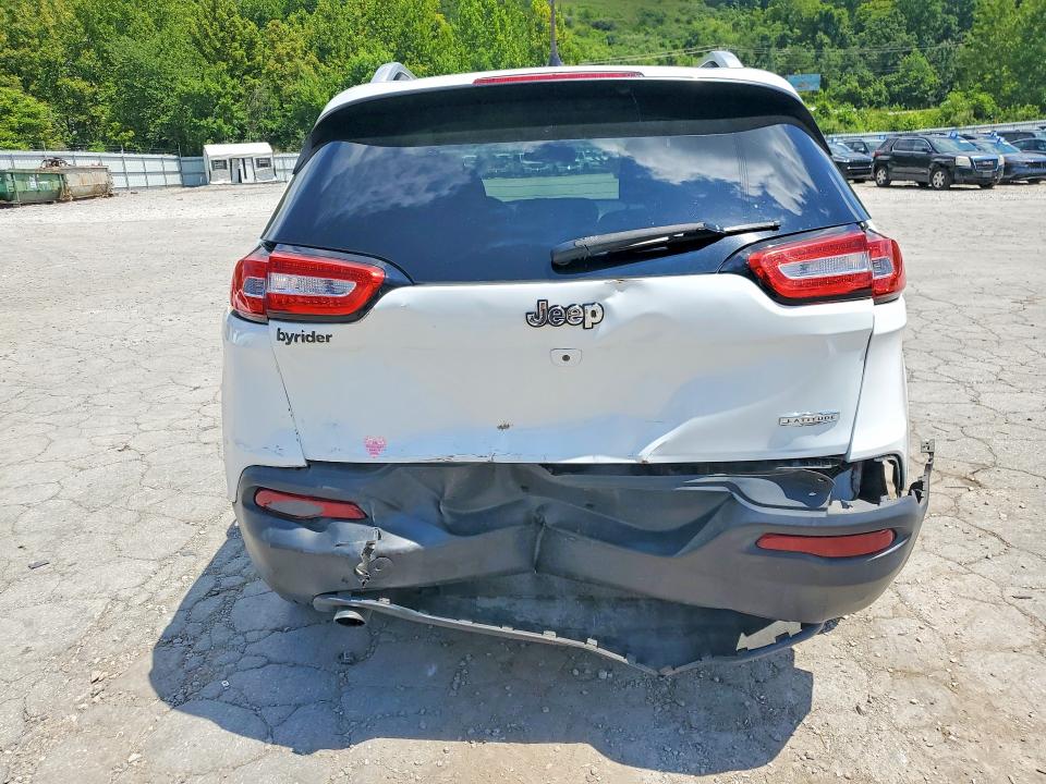 2015 Jeep Cherokee მანქანა იყიდება აუქციონზე, vin: 1C4PJLCB2FW782513, აუქციონის ნომერი: 64128996