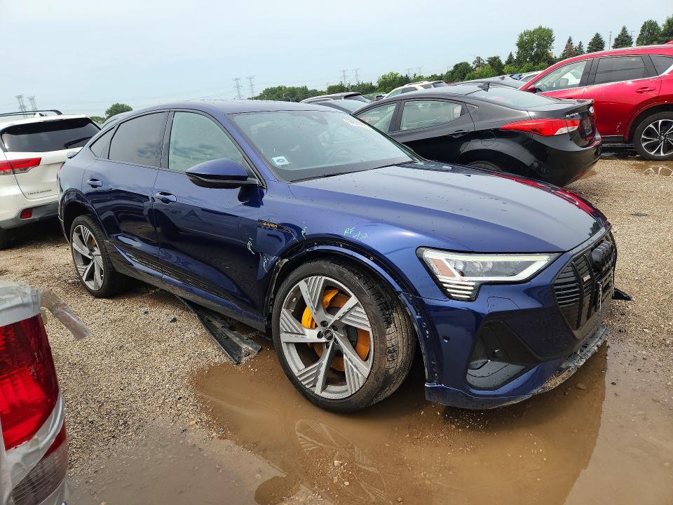64579756 :رقم المزاد ، WA13AAGE2NB035937 vin ، 2022 Audi E-tron مزاد بيع