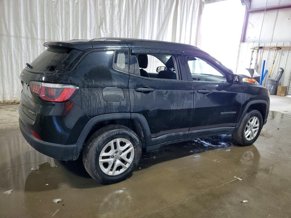 63338326 :رقم المزاد ، 3C4NJDAB3JT316040 vin ، 2018 Jeep Compass مزاد بيع