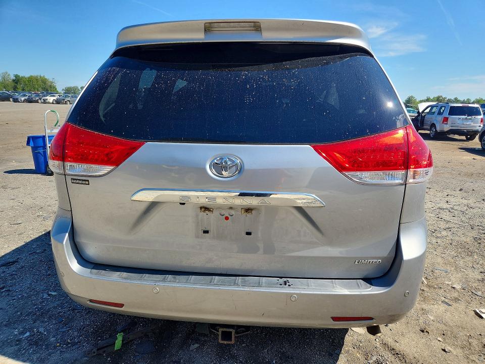 Продаж на аукціоні авто 2014 Toyota Sienna, vin: 5TDYK3DC4ES467462, номер лоту: 64184776