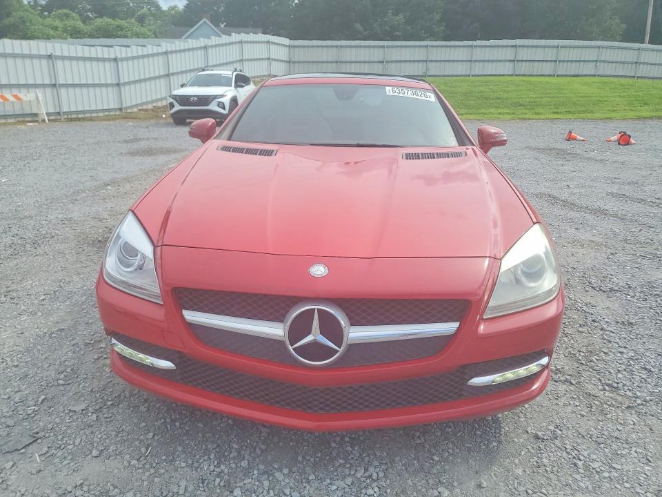 63573626 :رقم المزاد ، WDDPK4HA2FF113103 vin ، 2015 Mercedes-benz Slk مزاد بيع