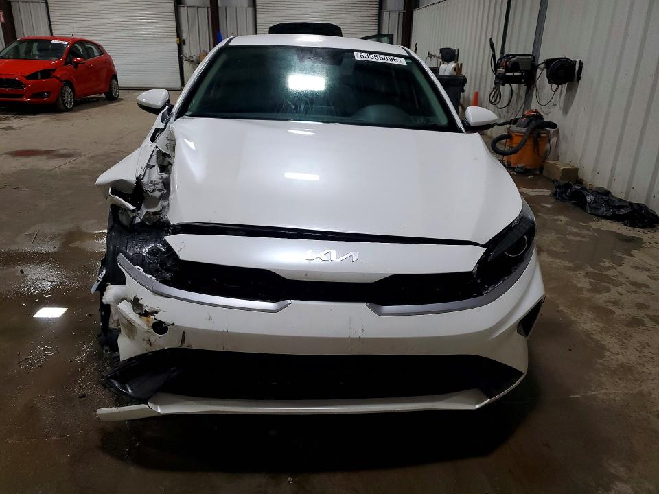63565896 :رقم المزاد ، 3KPF24ADXRE835573 vin ، 2024 Kia Forte مزاد بيع