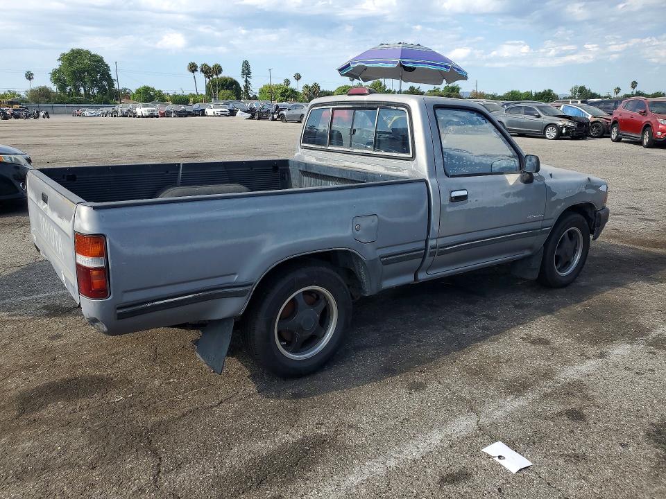 64272196 :رقم المزاد ، 4TARN81A4RZ179176 vin ، 1994 Toyota Pickup مزاد بيع