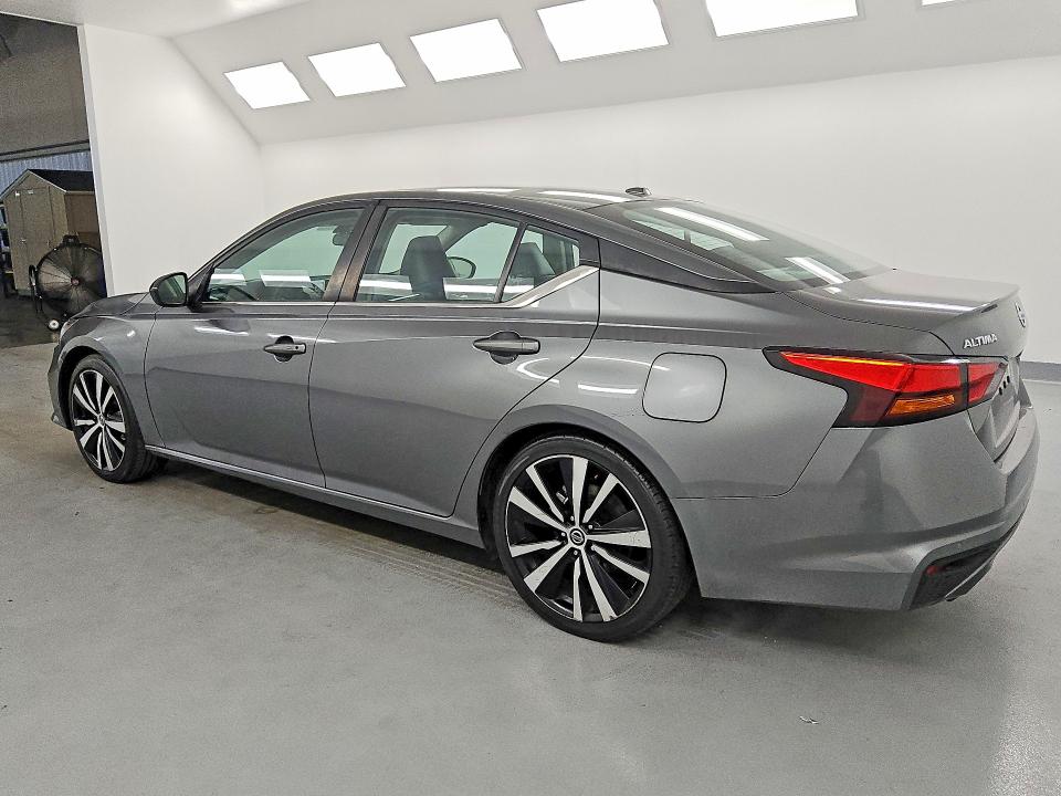 63614856 :رقم المزاد ، 1N4BL4CV0MN417924 vin ، 2021 Nissan Altima مزاد بيع