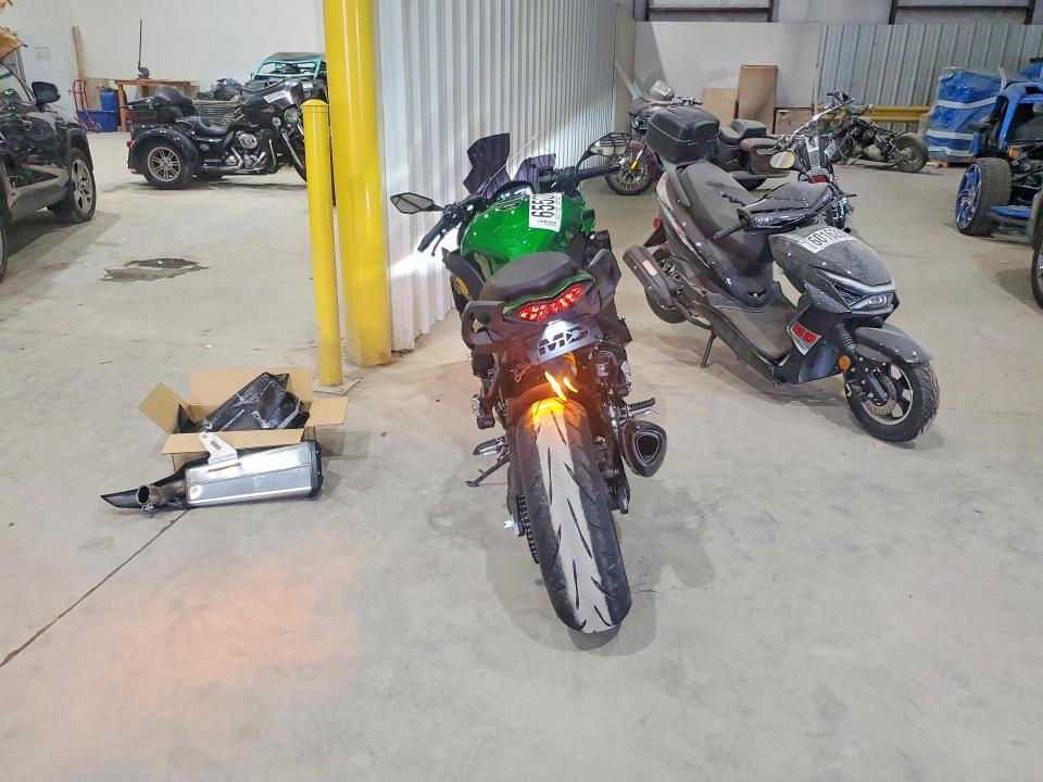 Продажа на аукционе авто 2025 Kawasaki Zx1100, vin: JKAZXBJ15SA000377, номер лота: 65567376