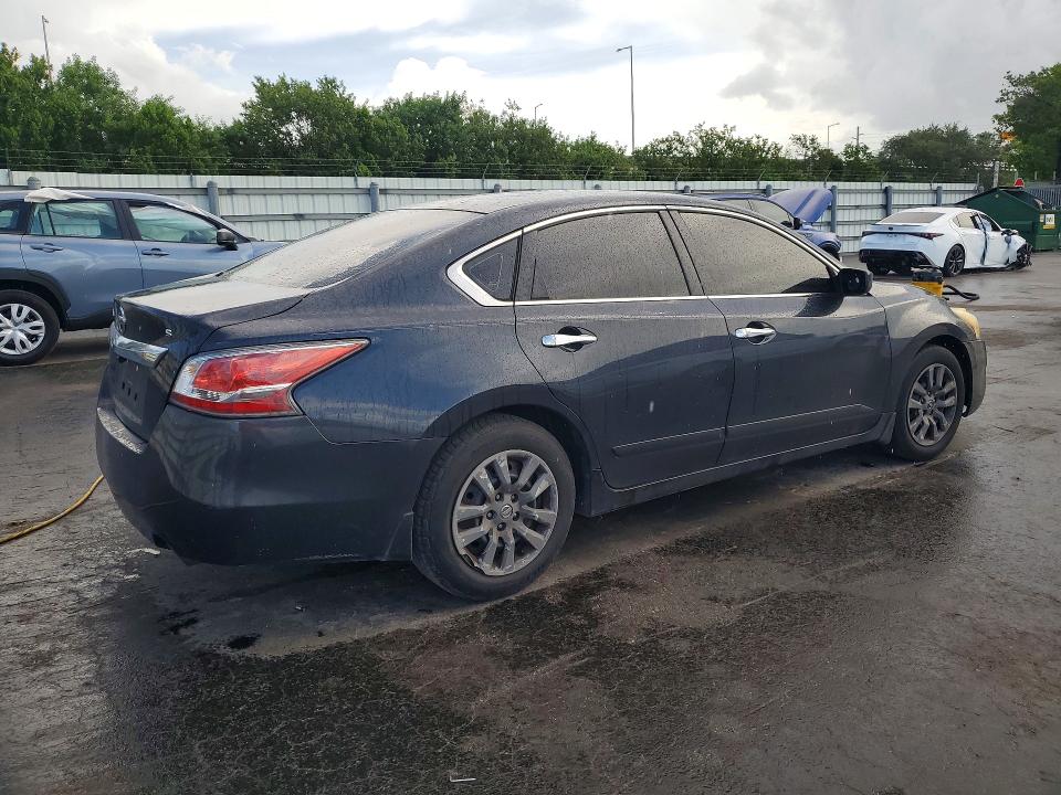 2015 Nissan Altima მანქანა იყიდება აუქციონზე, vin: 1N4AL3AP6FC230891, აუქციონის ნომერი: 64071686
