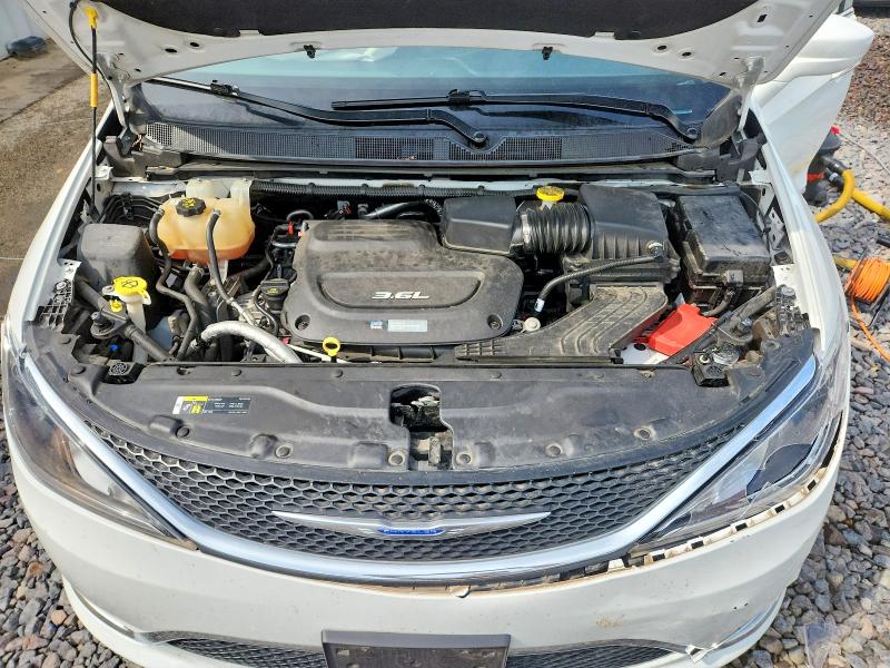 65012776 :رقم المزاد ، 2C4RC1BG8JR321077 vin ، 2018 Chrysler Pacifica مزاد بيع