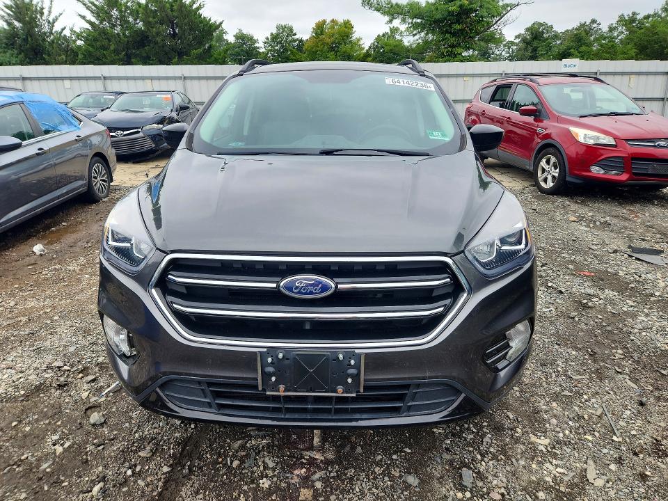 Продажа на аукционе авто 2017 Ford Escape, vin: 1FMCU0GD7HUD18336, номер лота: 64142236