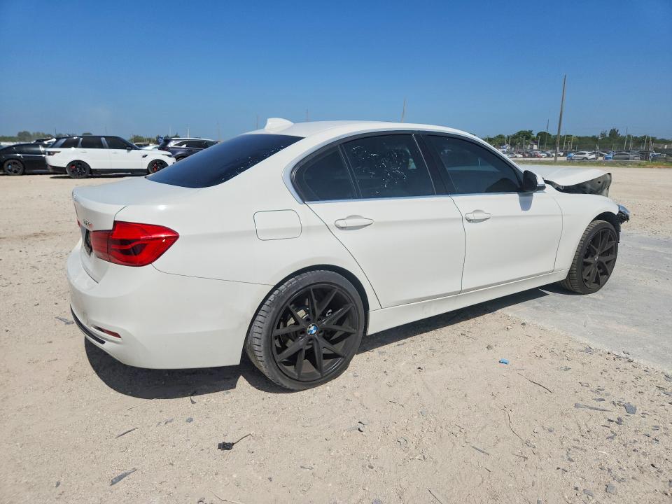 64761386 :رقم المزاد ، WBA8B9G5XJNU97966 vin ، 2018 Bmw 330 مزاد بيع