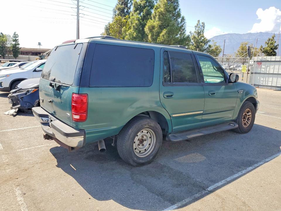 2000 Ford Expedition მანქანა იყიდება აუქციონზე, vin: 1FMRU1561YLB90220, აუქციონის ნომერი: 64399766
