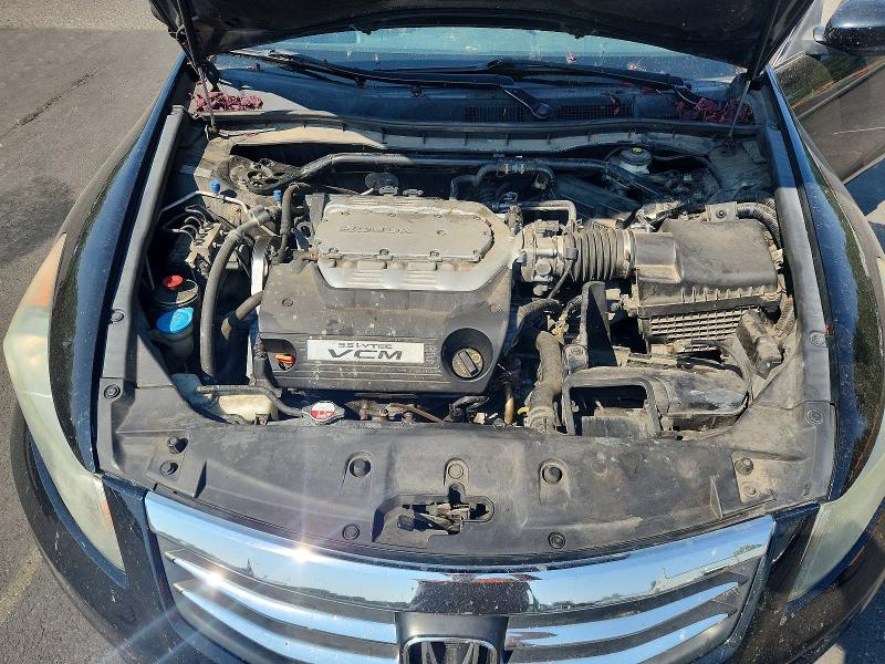 64982426 :رقم المزاد ، 1HGCP3F86BA012224 vin ، 2011 Honda Accord مزاد بيع