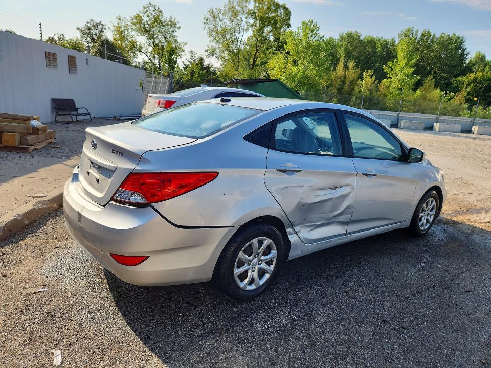 2013 Hyundai Accent მანქანა იყიდება აუქციონზე, vin: KMHCT4AE7DU556208, აუქციონის ნომერი: 64228926
