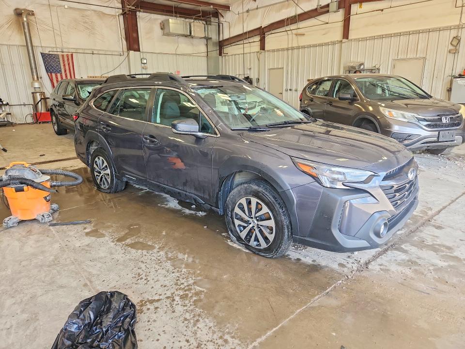 63533326 :رقم المزاد ، 4S4BTAAC6P3105371 vin ، 2023 Subaru Outback مزاد بيع