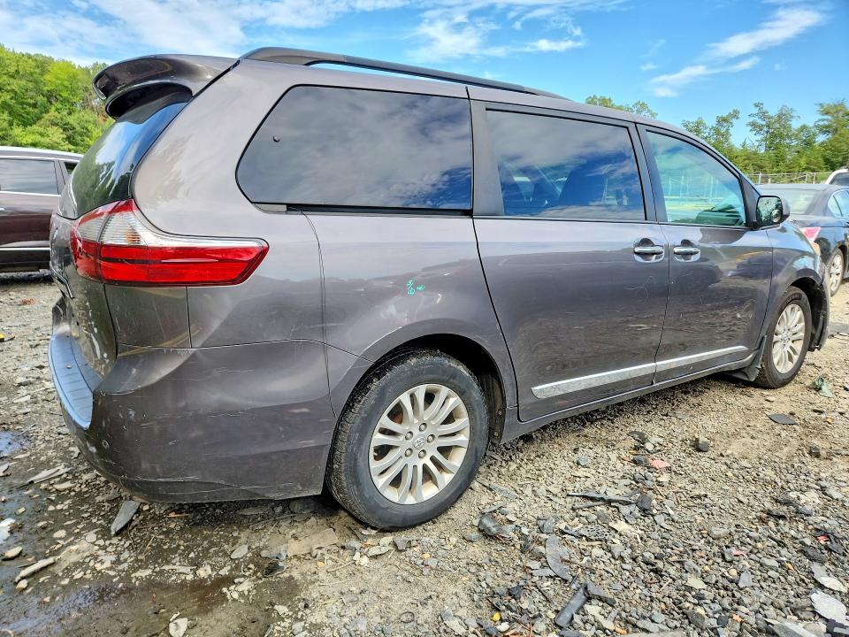 Продажа на аукционе авто 2017 Toyota Sienna, vin: 5TDYZ3DCXHS792276, номер лота: 65844686