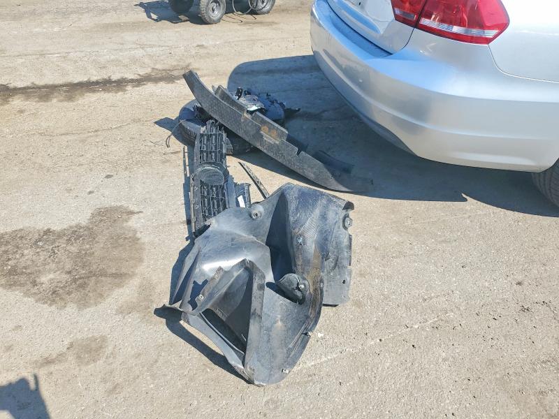 64067266 :رقم المزاد ، 1VWBP7A38CC090018 vin ، 2012 Volkswagen Passat مزاد بيع