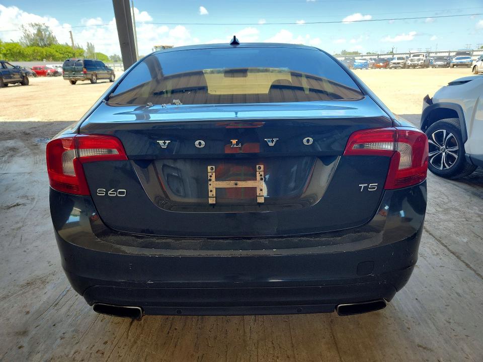2015 Volvo S60 მანქანა იყიდება აუქციონზე, vin: YV140MFB2F1306065, აუქციონის ნომერი: 64632676