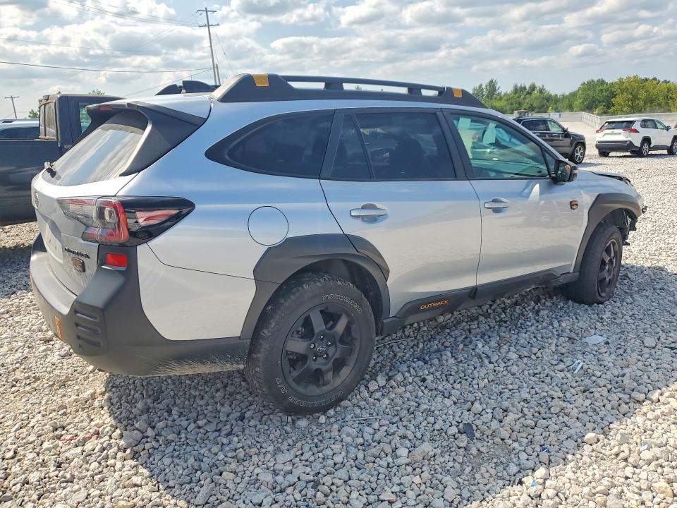63974326 :رقم المزاد ، 4S4BTGUD7P3126060 vin ، 2023 Subaru Outback مزاد بيع
