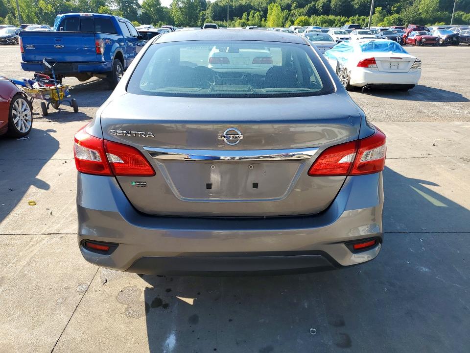 63874426 :رقم المزاد ، 3N1AB7AP8JY221147 vin ، 2018 Nissan Sentra مزاد بيع