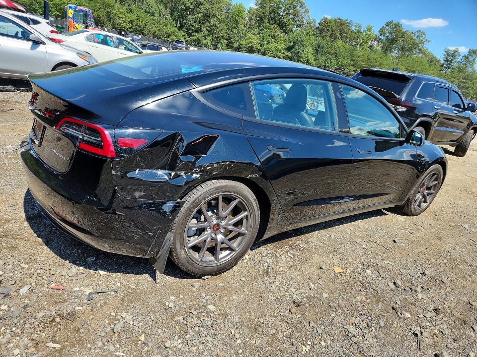 65557026 :رقم المزاد ، 5YJ3E1EB6JF128082 vin ، 2018 Tesla Model 3 مزاد بيع