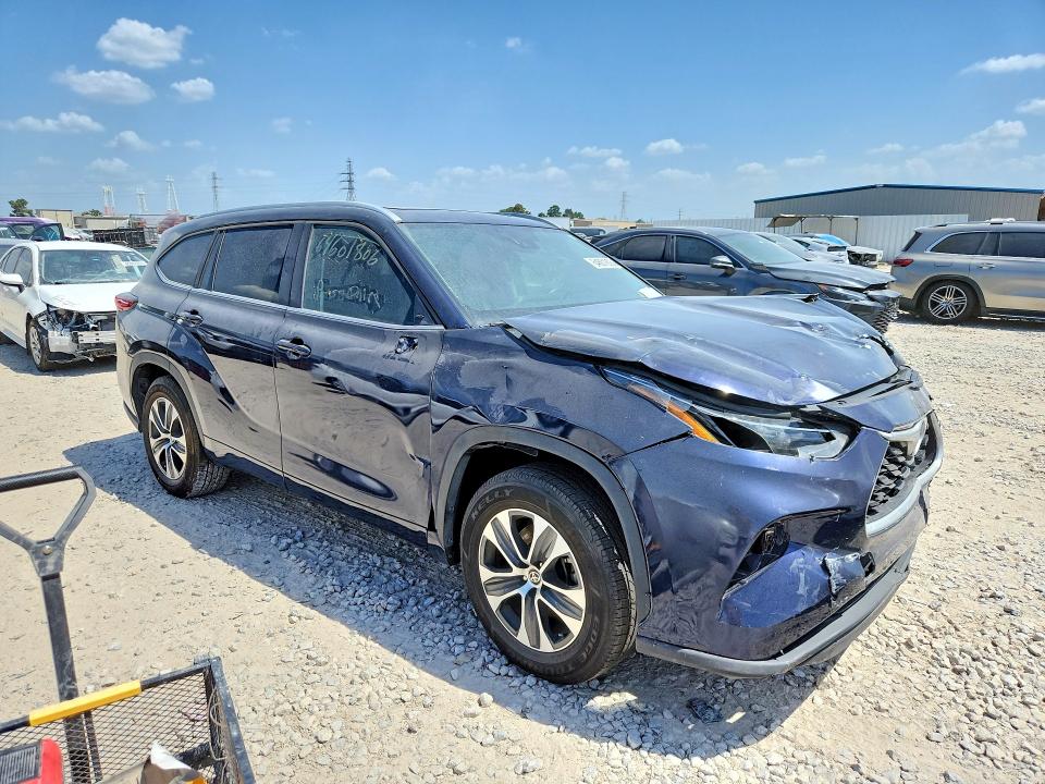 Продаж на аукціоні авто 2023 Toyota Highlander, vin: 5TDKDRAH8PS014788, номер лоту: 64601806