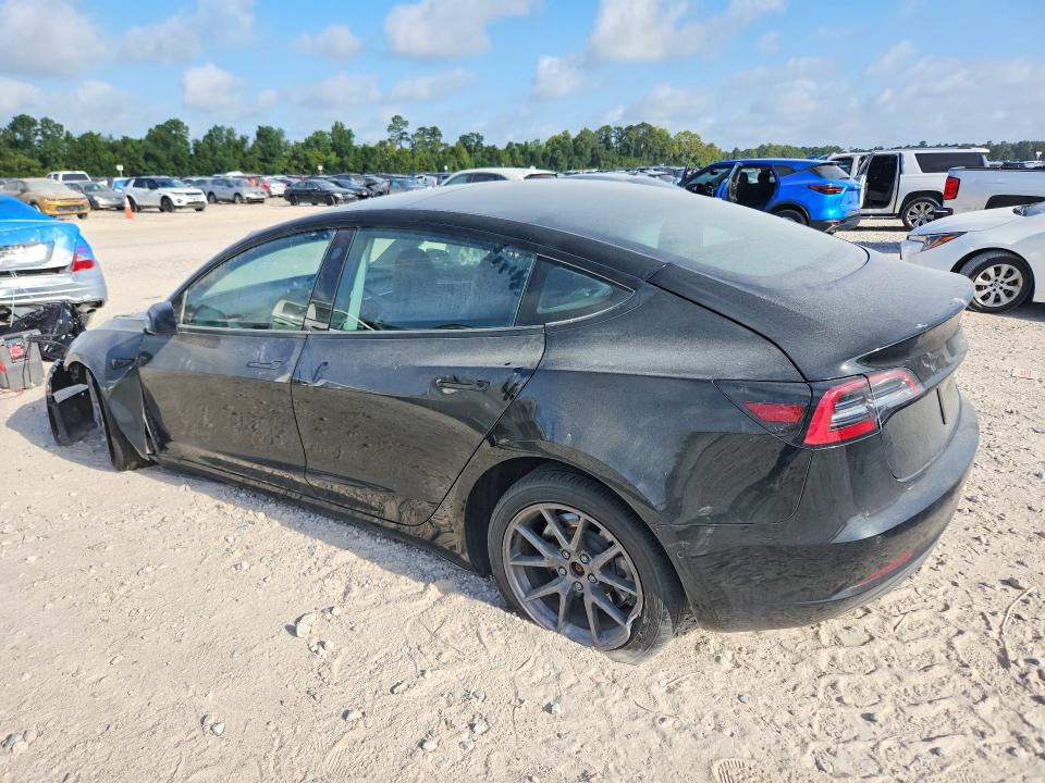 65644096 :رقم المزاد ، 5YJ3E1EB7NF267174 vin ، 2022 Tesla Model 3 مزاد بيع