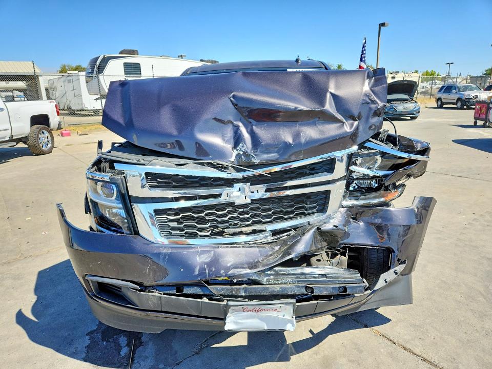64119286 :رقم المزاد ، 1GNSCJKC0FR227066 vin ، 2015 Chevrolet Suburban مزاد بيع
