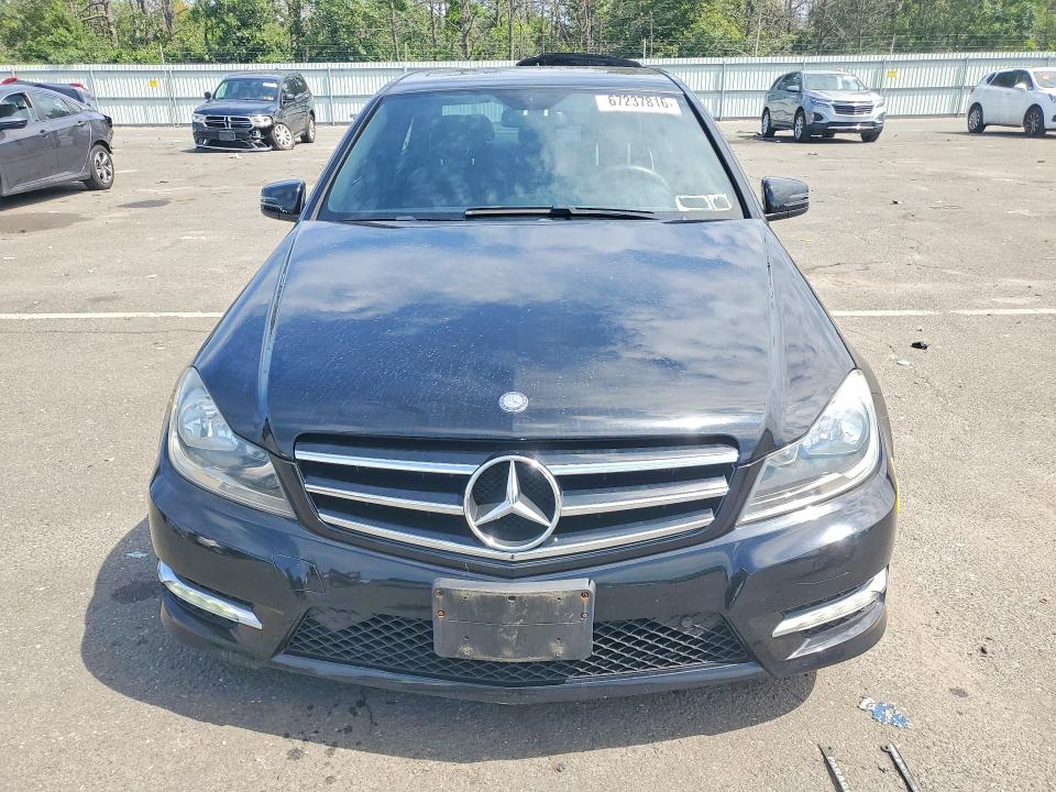 2014 Mercedes-benz C მანქანა იყიდება აუქციონზე, vin: WDDGF8AB9EA957956, აუქციონის ნომერი: 67237816