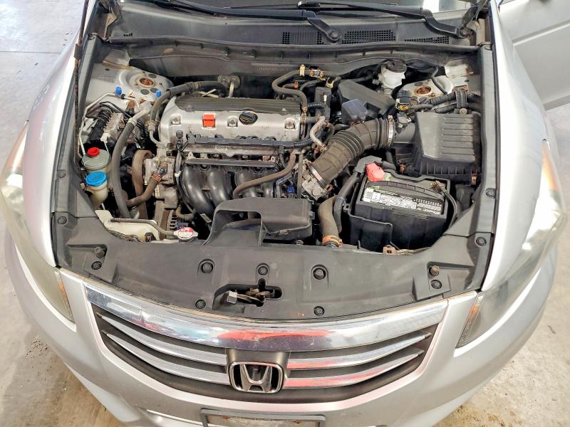 64104716 :رقم المزاد ، 1HGCP2F65CA084218 vin ، 2012 Honda Accord مزاد بيع